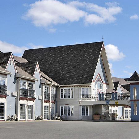 Days Inn By Wyndham Edmundston Bagian luar foto