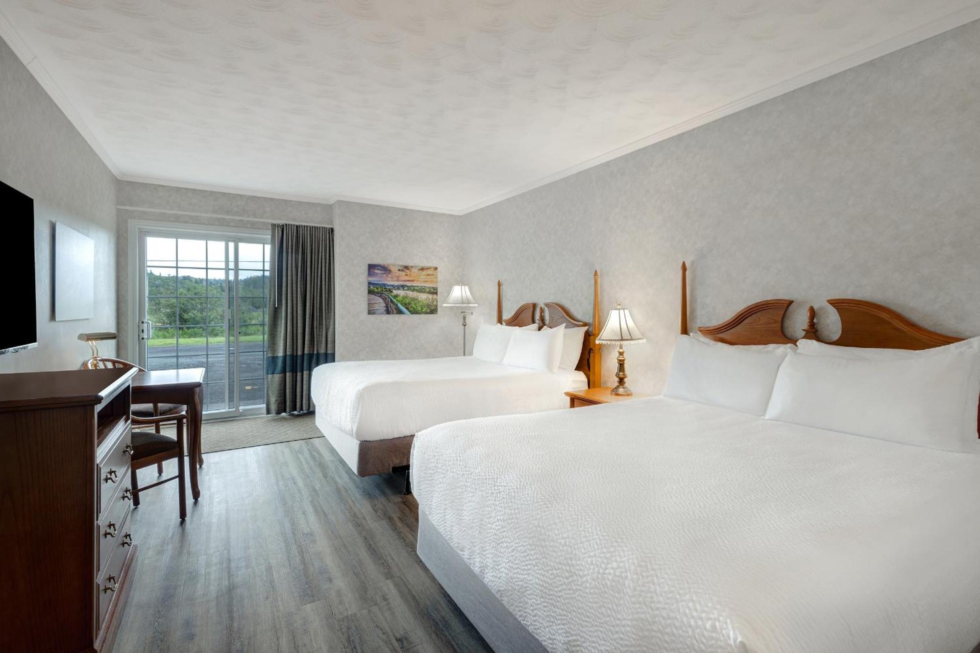 Days Inn By Wyndham Edmundston Bagian luar foto