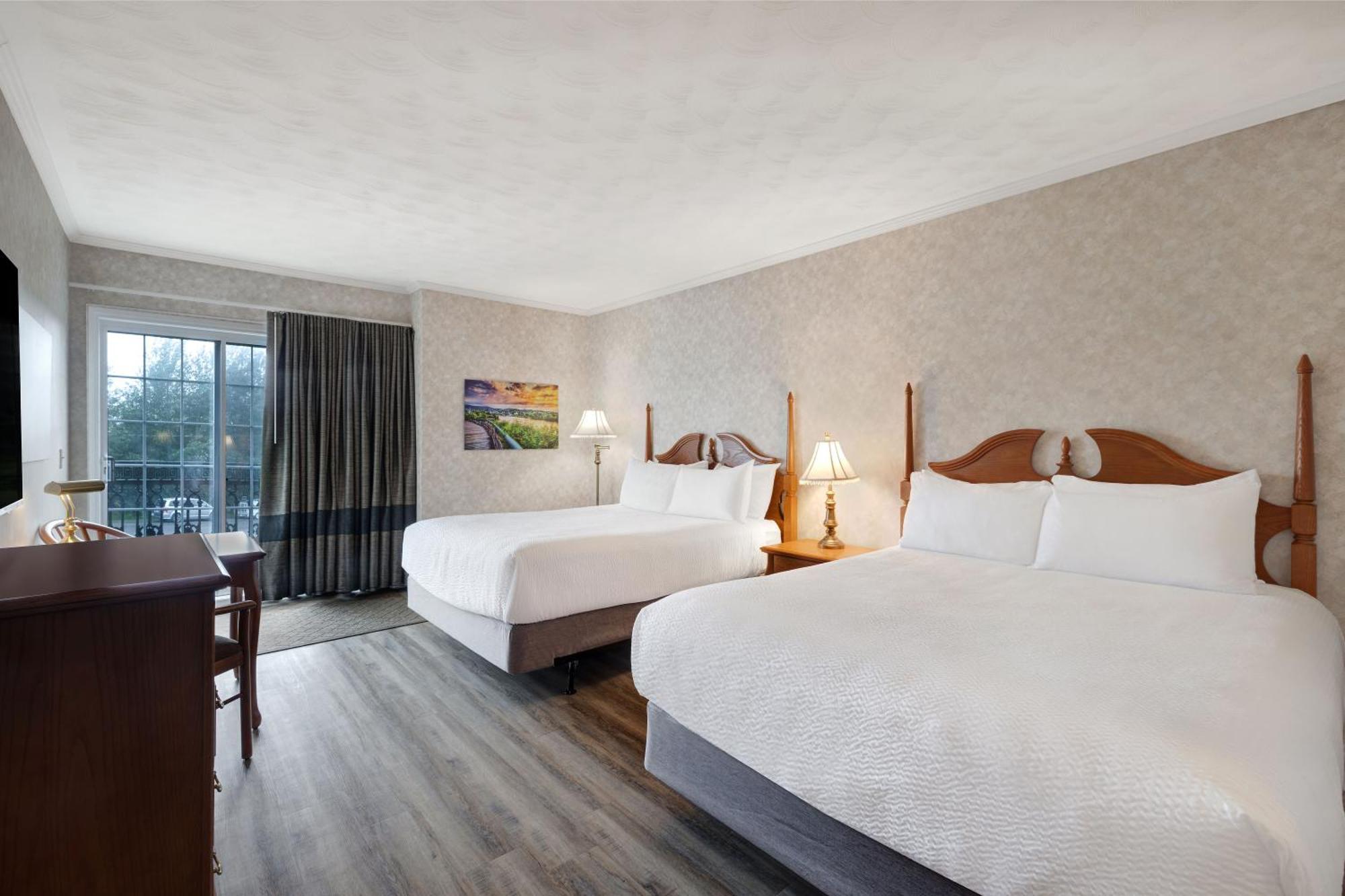 Days Inn By Wyndham Edmundston Bagian luar foto